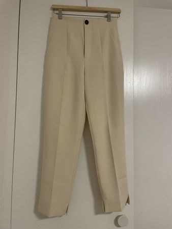 Pantalon Zara beige fendu taille haute élégant 34