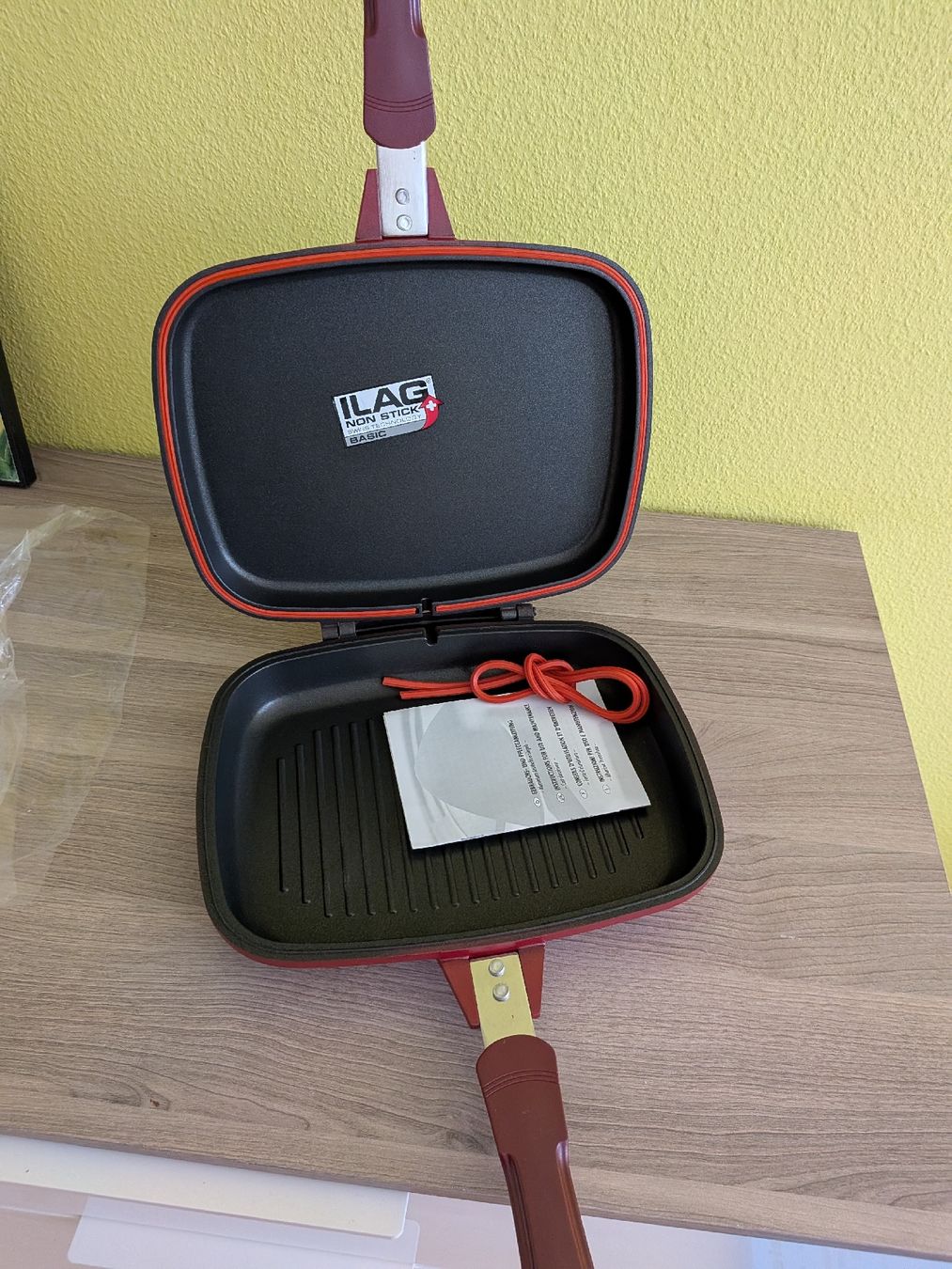 Poêles: NEU! Doppelpfanne 28 cm rot  – Neuf avec emballage d'origine à Basel par JJ.Elena
