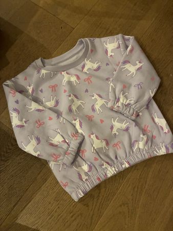 Schöner Einhotnpullover Gr. 98, Neu