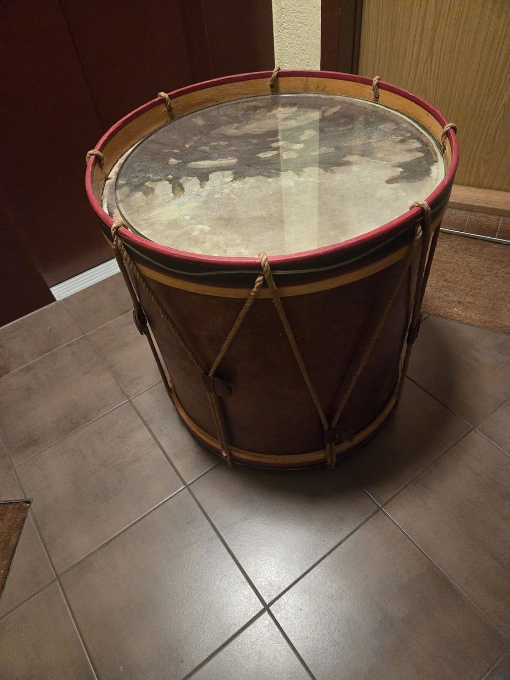Tavoli: table d'appoint Regiment Drum Side Table par Timothy Oulton. – Usato da Penthalaz venduto da yve_wsq8