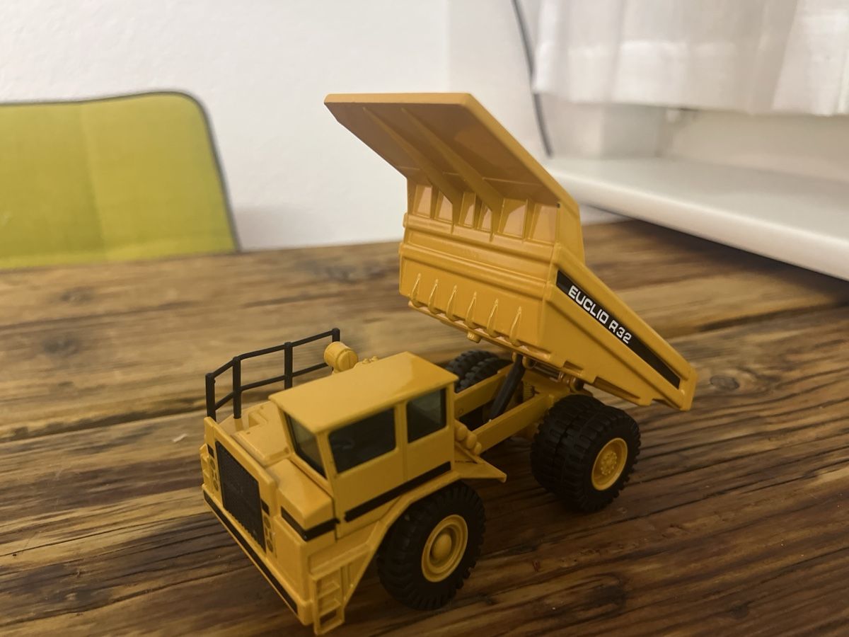 Modellautos: Kipper EUCLID R32 gelb – Gebraucht aus Umiken von mar_p7n9 1