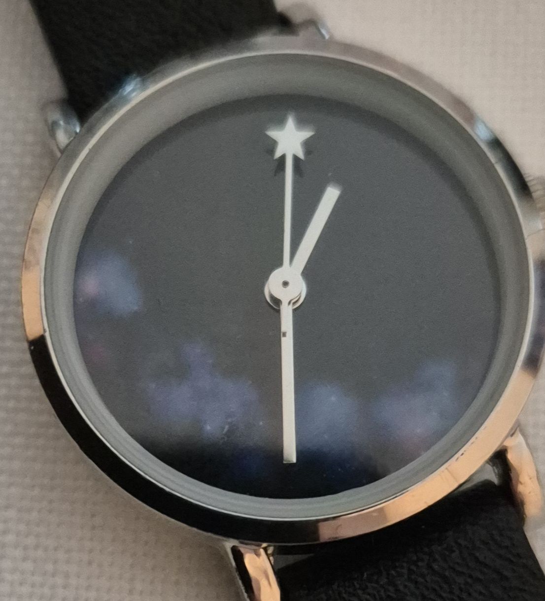 Montres: ASOS watch black leather strap - good condition – D'occasion à Zürich par mrs_kz6n 2