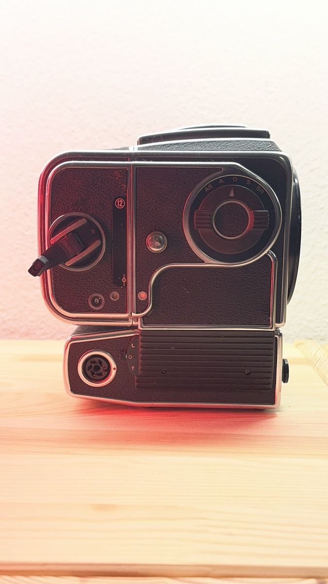 Hasselblad Fotocamera: Hasselblad 500EL/M – Usato da Lausanne venduto da Djoulaille 3
