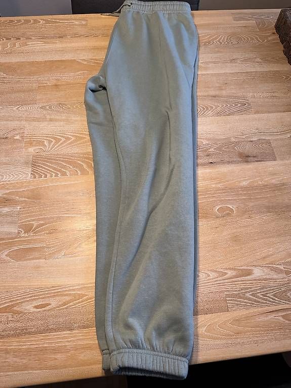 Hosen: Trainerhose Grösse L  – Gebraucht aus Meilen von DavideL02 1