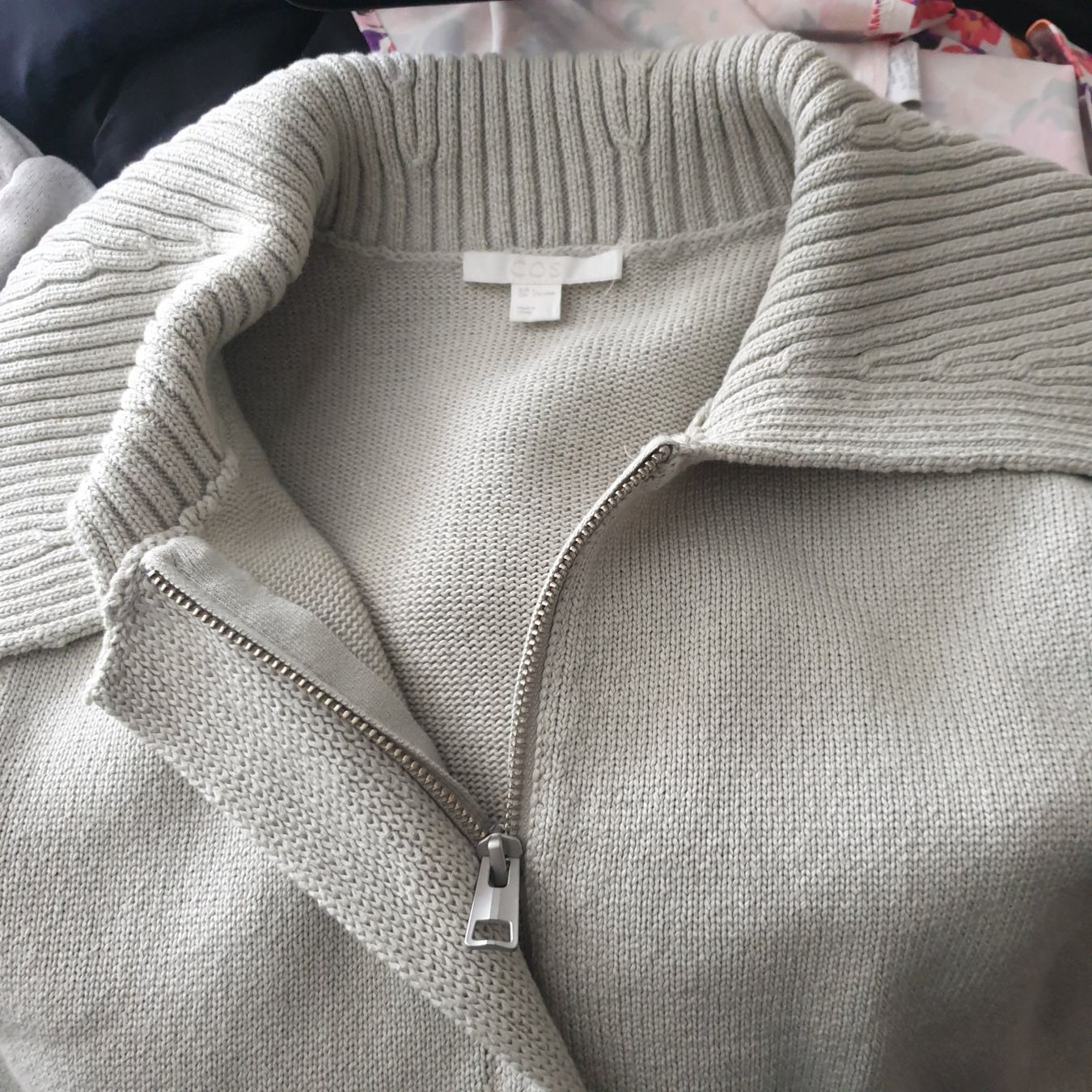 Cos Gilet & Giacche senza maniche: COS schöne Strickweste Gr. L – Usato da Frenkendorf venduto da Chrigeli01 3