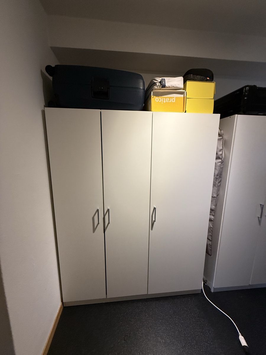 Ikea Schränke: Armoire IKEA – Gebraucht aus pully von asi_w6gl 2