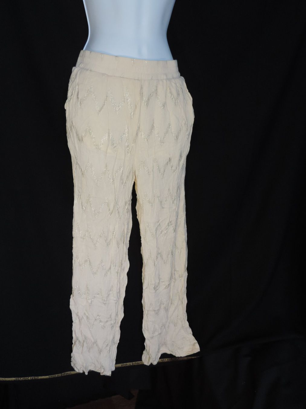 Pantaloni: pantalon souple beige doré – Usato da Genève venduto da Axelle333 6