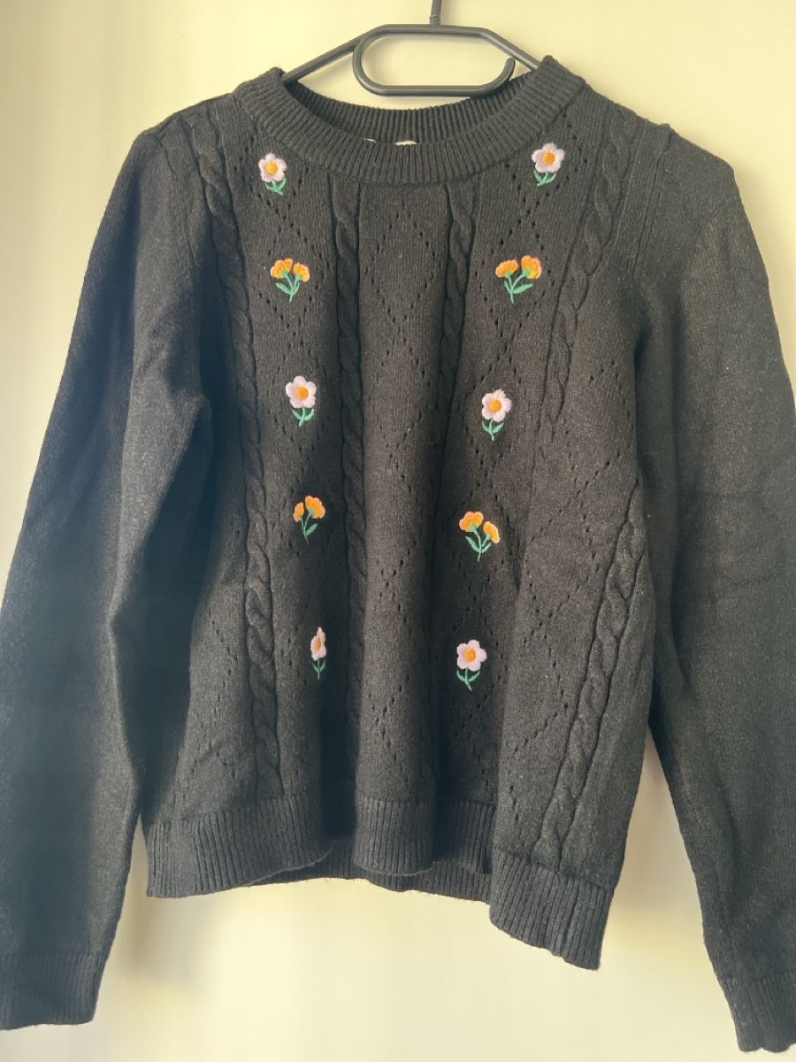 Pulls & Sweat-shirts: SALE 🌼 Strickpullover mit Blumenmuster, Object, M – D'occasion à Balzers par clancy_SCVW 1