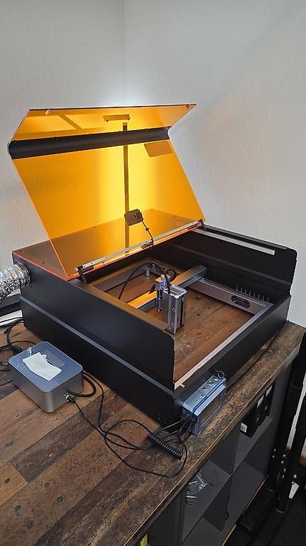 Tutte le macchine: Laser Gravierer – Usato da Pfäffikon ZH venduto da Rhinsider
