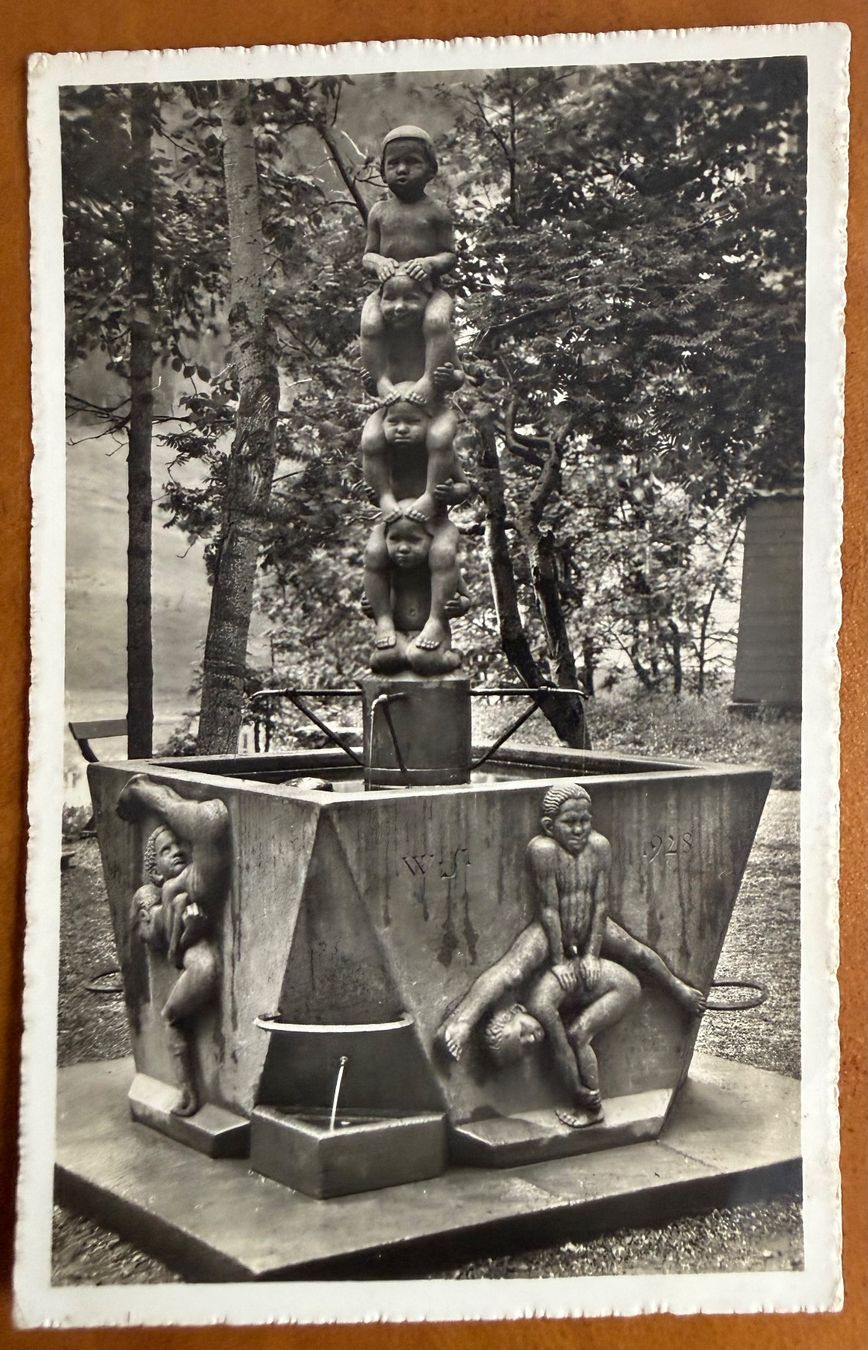 Cartes postales: Davos - Postplatz Park - Budenbrunnen – D'occasion à Lutry par Ediego