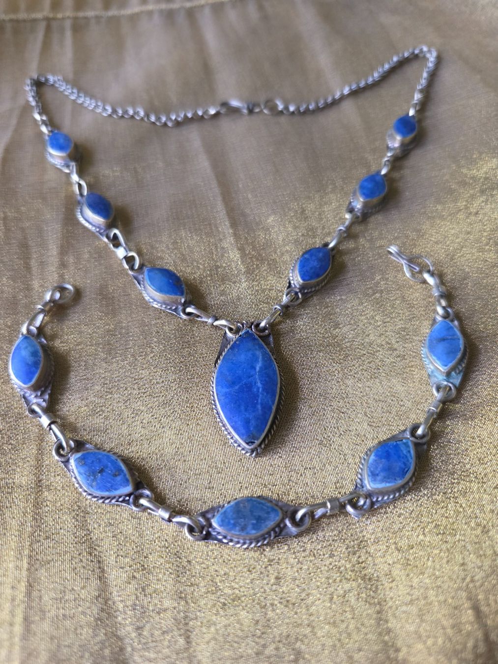 Bracciali & Braccialetti: Wunderschönes Armband mit edlem und echten Lapislazuli – Usato da Basel venduto da ivoli 6