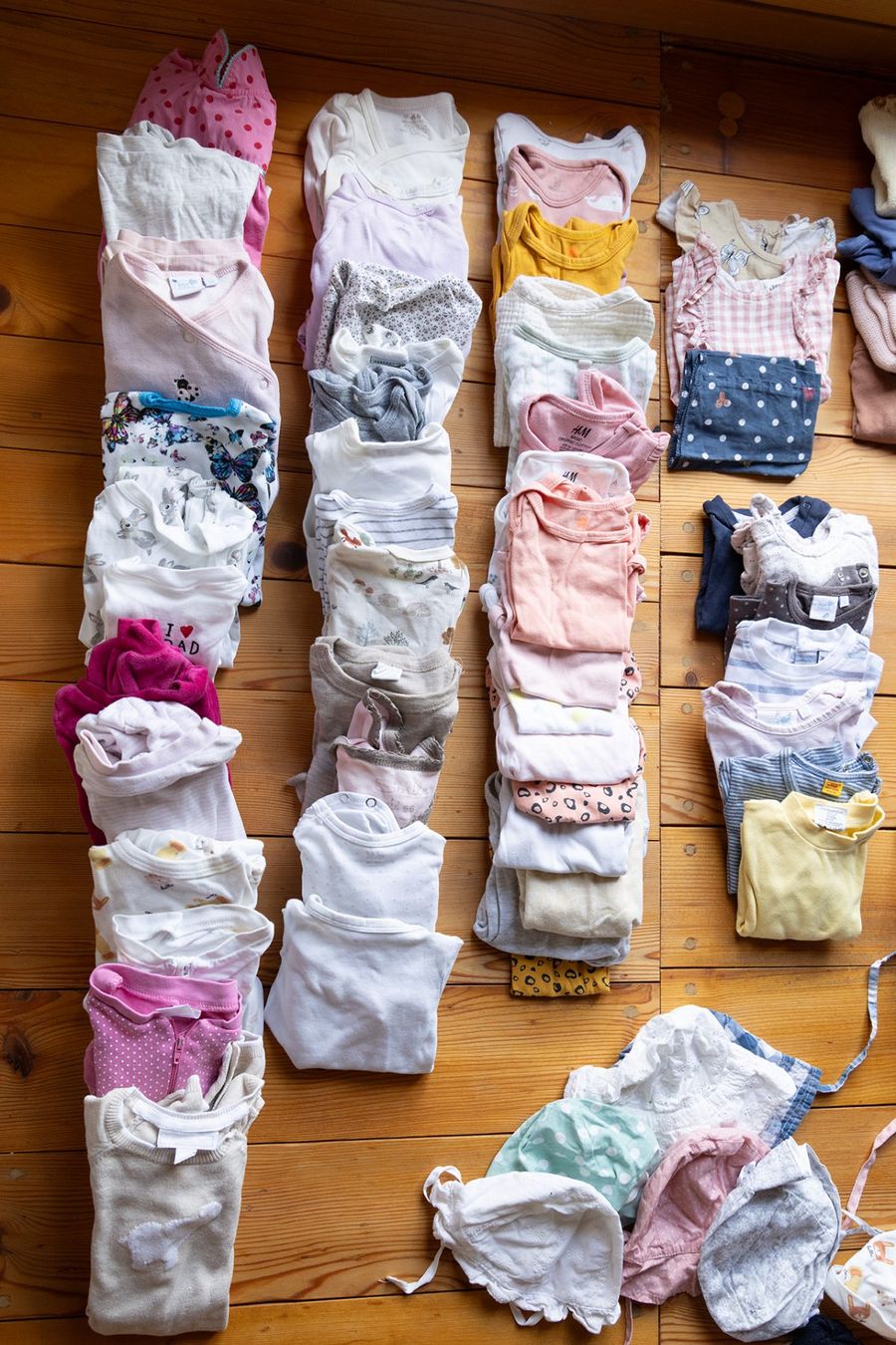 Lotti & Set di vestiti: Schönes Kleiderpaket bis 68 – Usato da Ennetbürgen venduto da JWBT 1