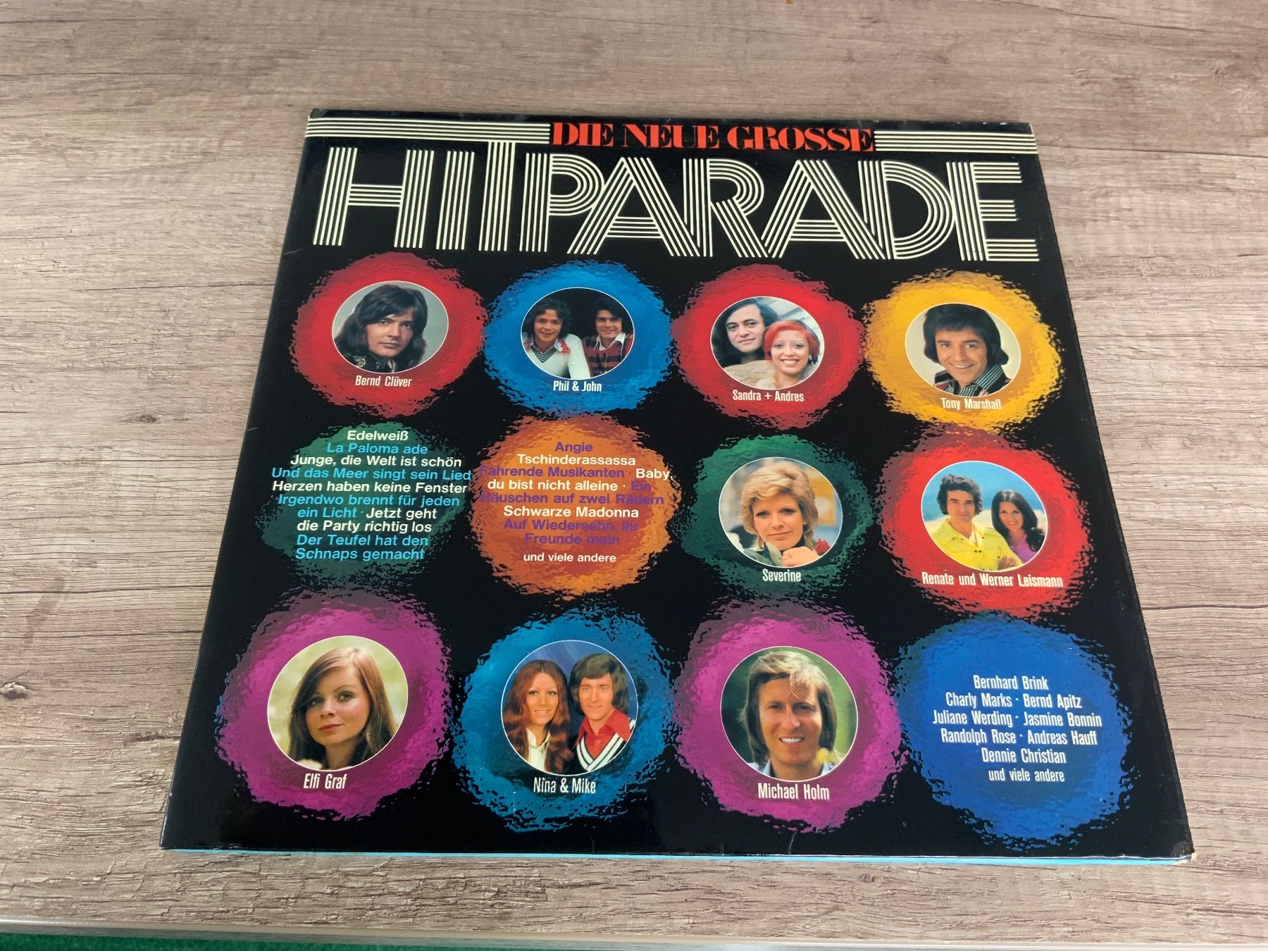 Dischi in vinile: Die neue grosse Hitparade LP Schallplatte – Usato da Schübelbach venduto da Hecht11.