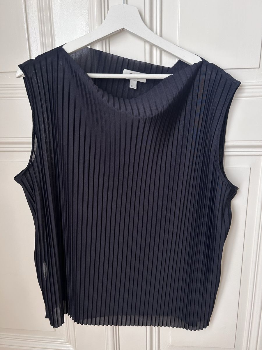 Cos Tops: Top Cos noir M – Gebraucht aus Genève von Sarahchge