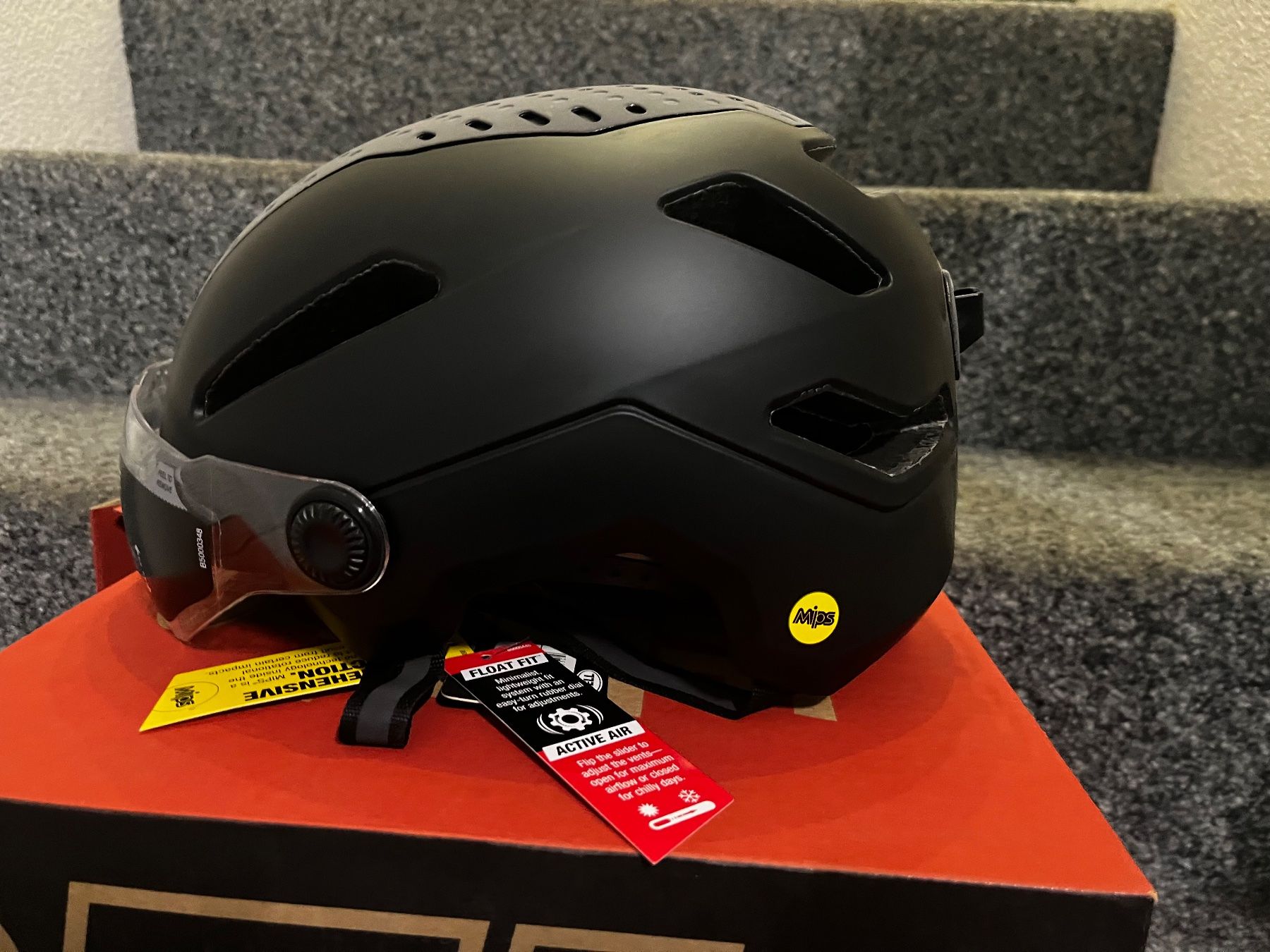Bell Caschi: Neuer Velo Helm – Nuovo e nell'imballaggio originale da Mühlethurnen venduto da Kolly225 3