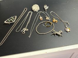 Grosses Schmucklot mit und ohne Stempel, hat viel Silber dab