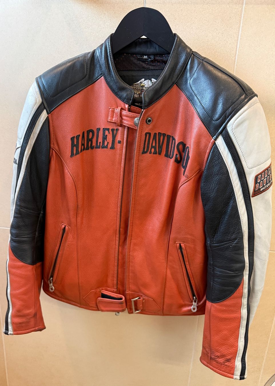 Harley-Davidson Jacken: Harley-Jacke, Damen, Grösse M – Gebraucht aus Steinhausen von Erwa1