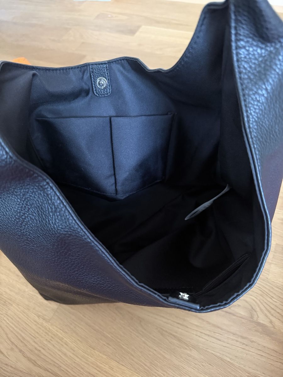 Borse da donna: Schwarze Handtasche, neuwertig -  – Nuovo (secondo la descrizione) da Itingen venduto da Granini_93 3