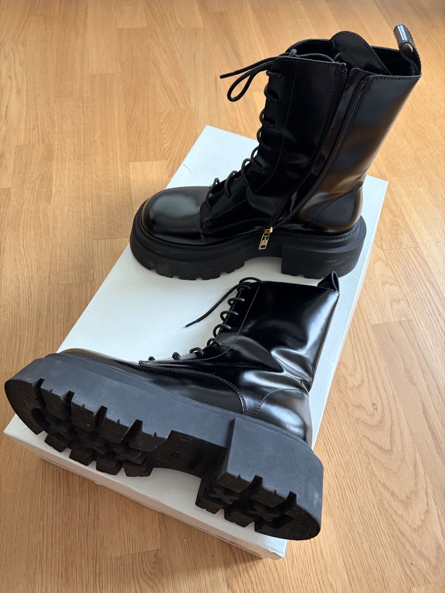 Max Mara Scarpe da donna: Boots black size 39 platform lug sole excellent condition – Usato da Zug venduto da gia_jk27 3