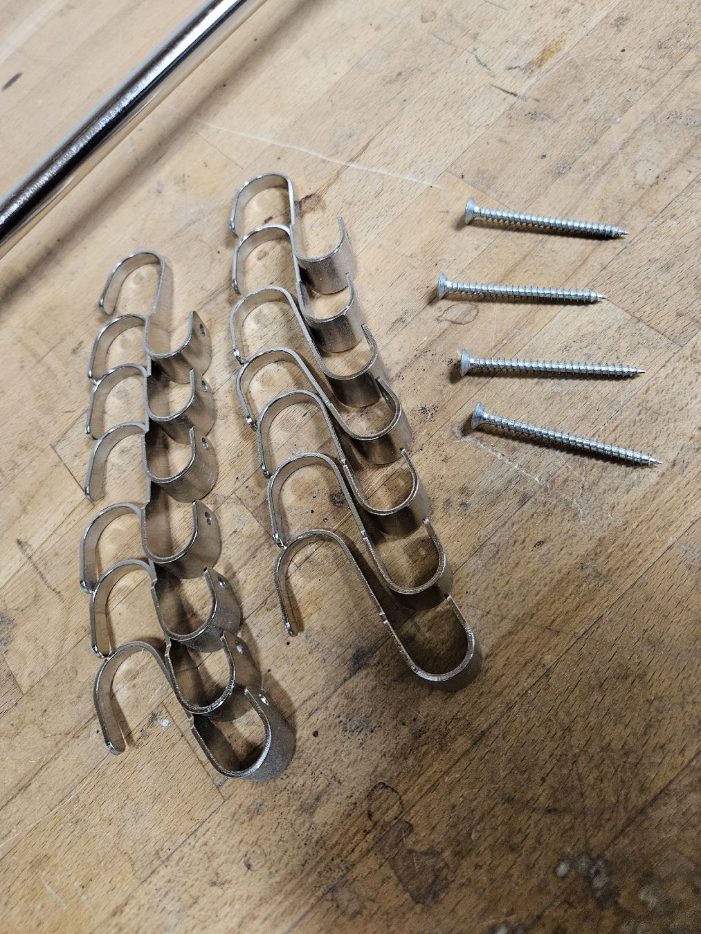 Ikea Supporti a parete: IKEA Hultarp Stange mit 14 Hacken – Usato da Niederglatt ZH venduto da Lady-Luck 2