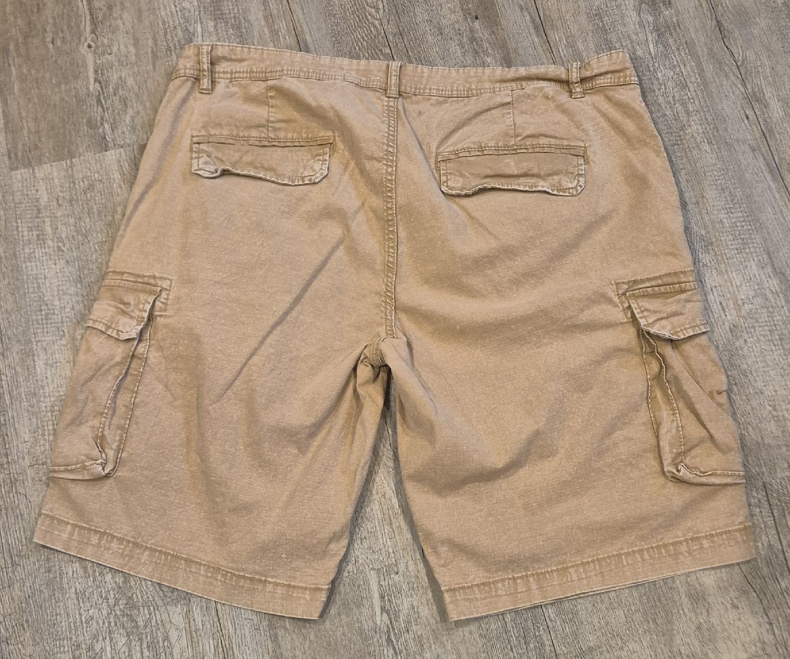 Pantaloni: Sommer-Cargo-Shorts, hellbraun Grösse 50/L – Usato da Thal venduto da Ella9425 1