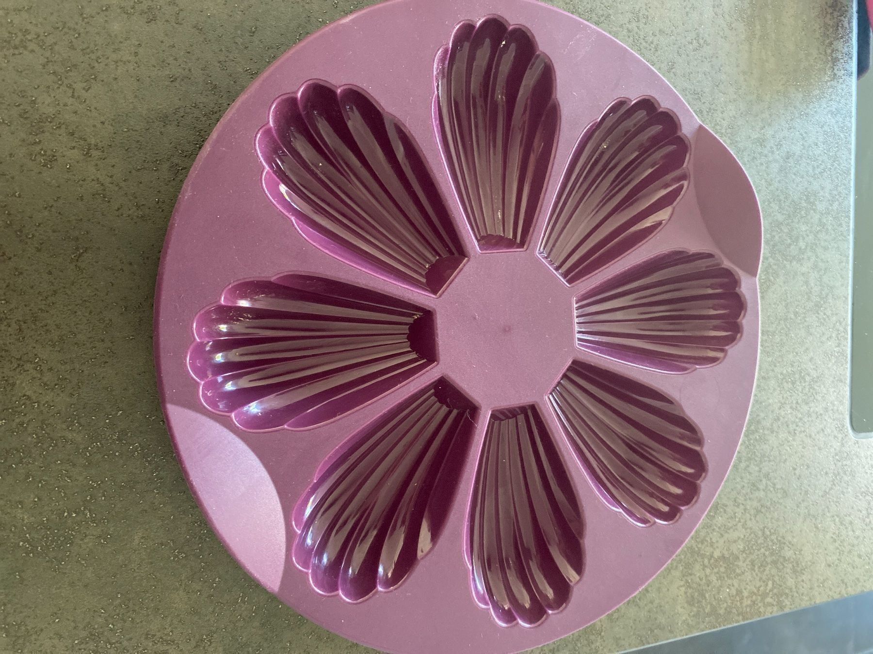 Tupperware Backformen: Tupperware moule à madeleines NEUF – Neu und originalverpackt aus Delémont von Ma_LoU.01