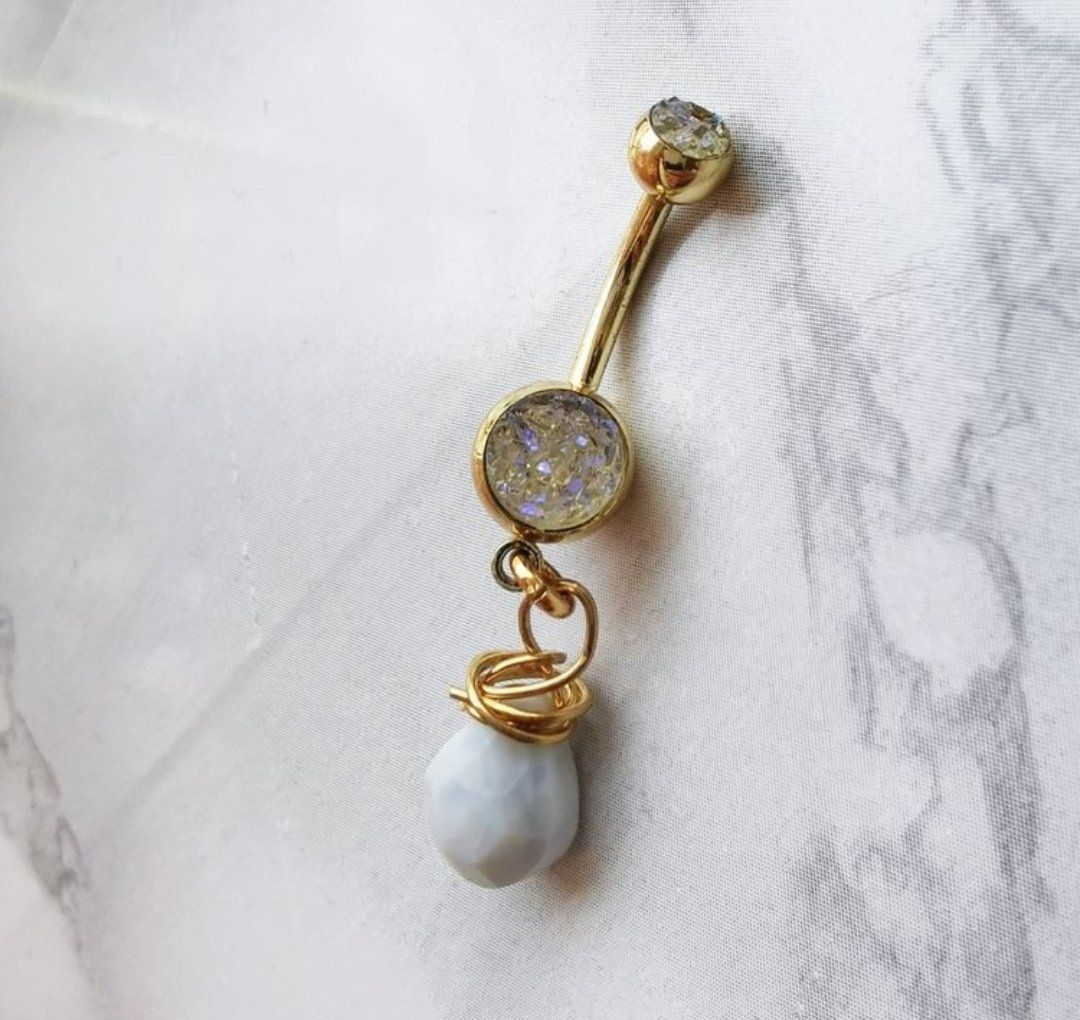 Gioielli per piercing: Duzzy Bauchnabelpiercing vergoldet mit Chalcedony – Usato da Schwyz venduto da els_7cys