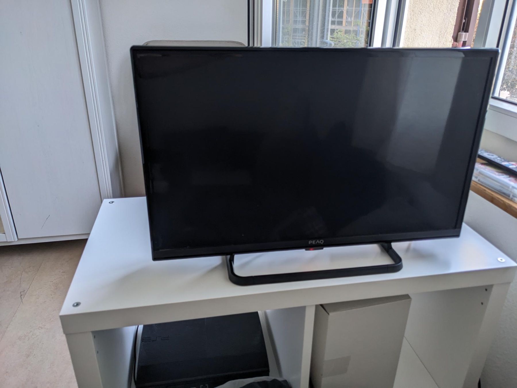 Fernseher: Kleiner Smart TV – Gebraucht aus Zürich von feu_2fbm