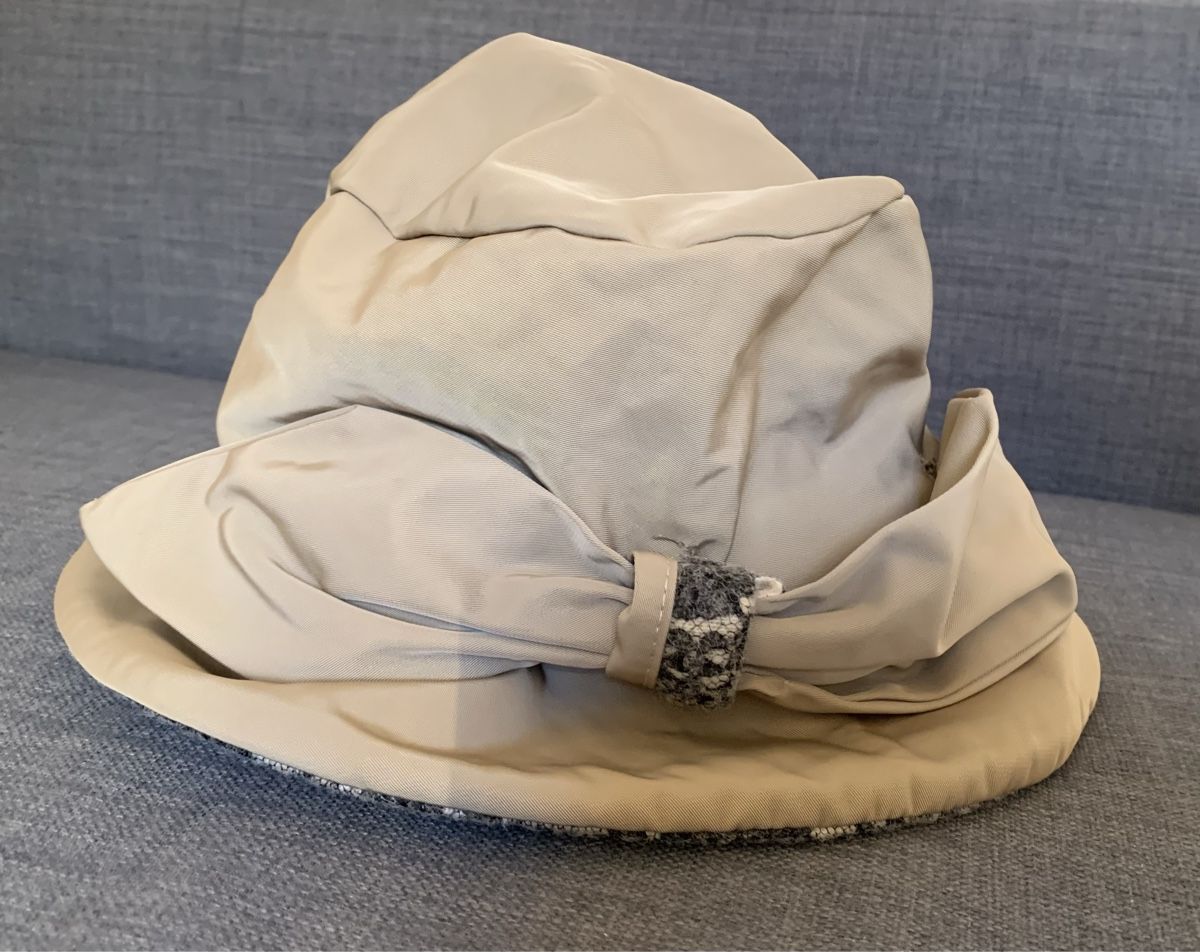 Copricapi, berretti & cappellini: Cappello beige e grigio – Nuovo e nell'imballaggio originale da Bellinzona venduto da rob_d6fz