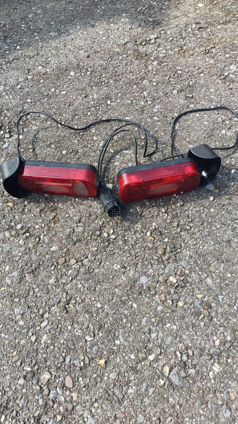 Rimorchi: Anhänger Rückleuchten mit Kabel und Stecker – Usato da Rümlang venduto da alf_f898