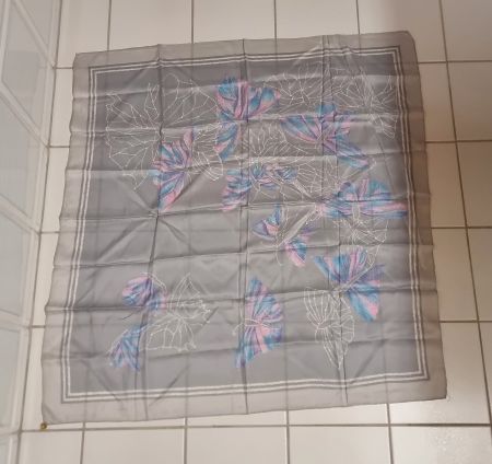 Schönes Seidentuch mit Schmetterlingen 🦋