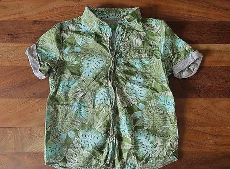 NEUWERTIG Kind Benetton Hawaii Shirt Gr. 122/128