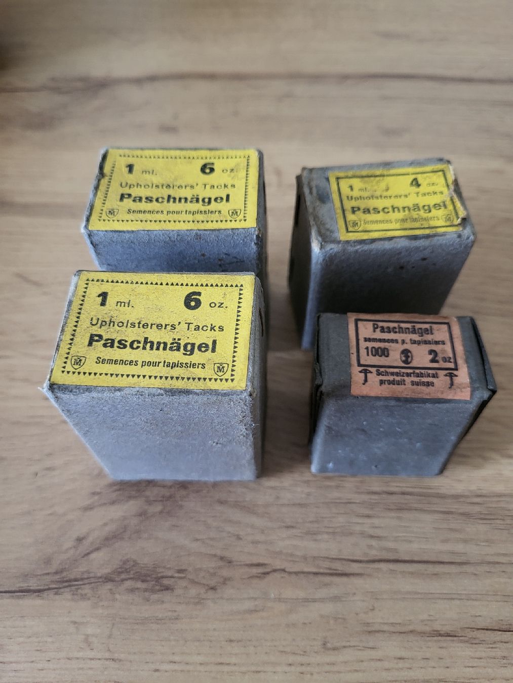 Tutti gli attrezzi: 4x Schachteln mit Paschnägel Originalverpackt  – Nuovo e nell'imballaggio originale da Allschwil venduto da Uhrenbinz 1