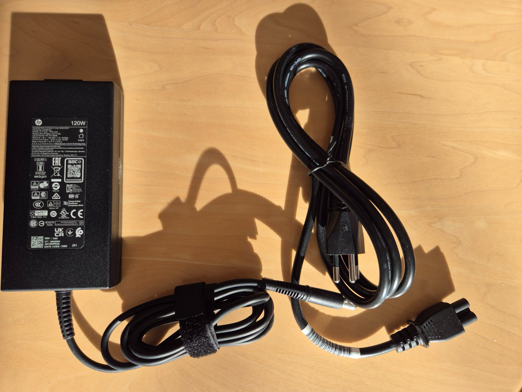 Hewlett Packard Chargeur: HP Netzgerät 120 Watt – D'occasion à Bolken par Malvinas 1