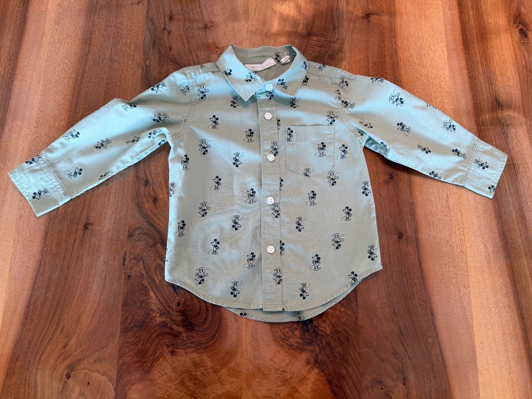 Gap Hemden, T-Shirts & Polos: Langarm-Hemd mit MickeyMouse, Grösse 92 – Gebraucht aus Haslen AI von s176