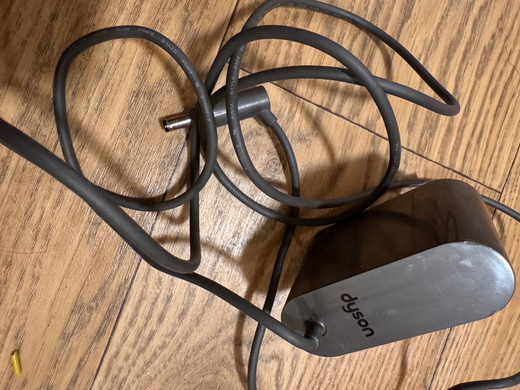 Dyson Unità & Adattatore: Dyson adapter 26.1v – Usato da Le Grand-Saconnex venduto da GeneVO 1