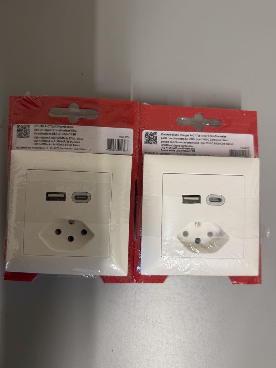 Feller Spine: Steckdose mit usb – Nuovo e nell'imballaggio originale da Zürich venduto da papaplatte