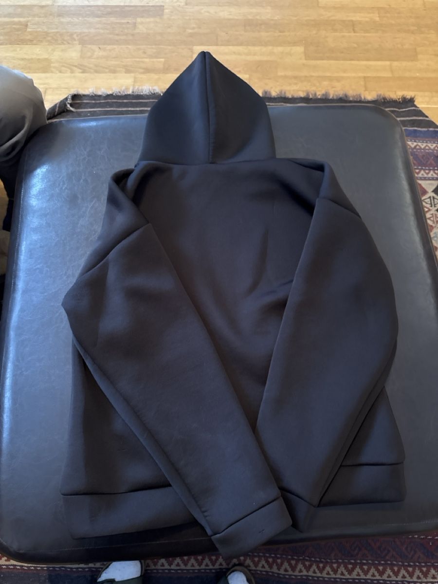 Maglioni & Felpe: Oversize schwarzer Hoodie – Usato da Zumikon venduto da tym_m9vl 1