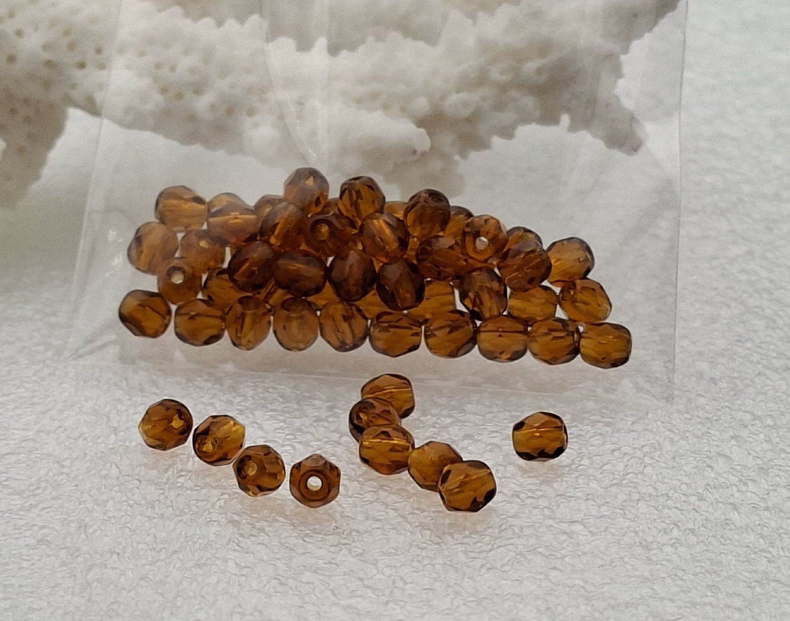 Perle (finte): Glasperlen, 4mm, 50 Stück – Nuovo e nell'imballaggio originale da Kriens venduto da Wolly85