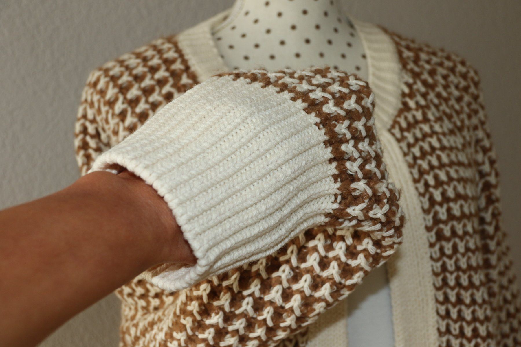 S.Oliver Giacche: Neue wunderschöne Strickjacke von S.OLIVER Gr.38 – Nuovo e nell'imballaggio originale da Oberwil-Lieli venduto da Svetlana28 4