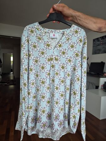 Langarmshirt herzens angelegenheit Blumenmuster Grösse S neu