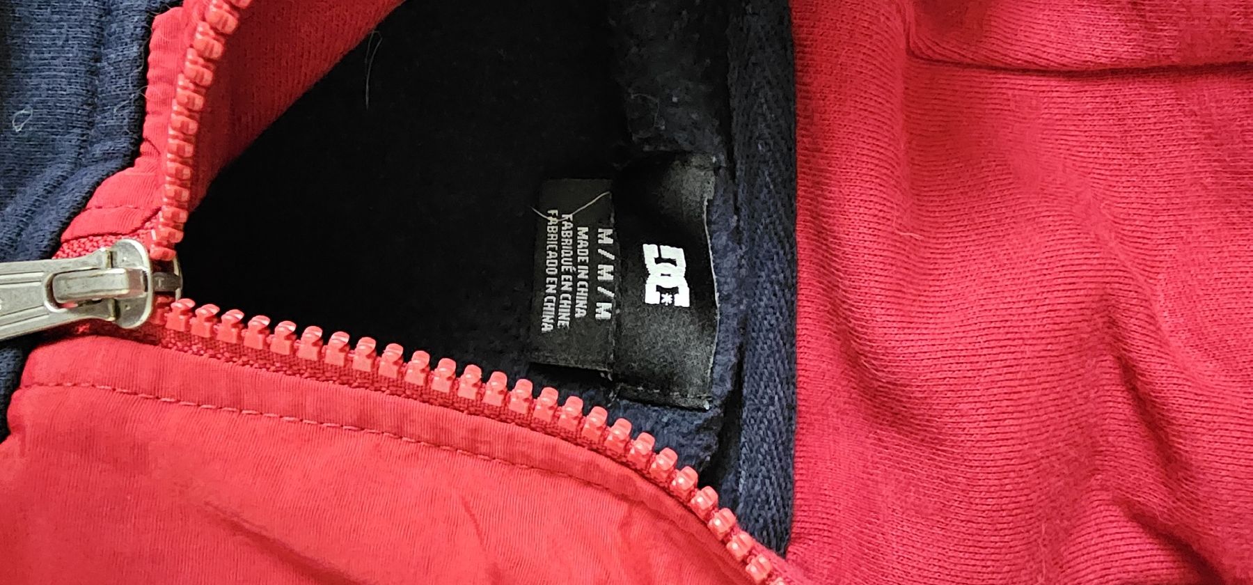 DC shoes Maglioni & Felpe: Felpa DC Shoes da uomo rosso/blu navy – Usato da Gordola venduto da Alfacigno 1