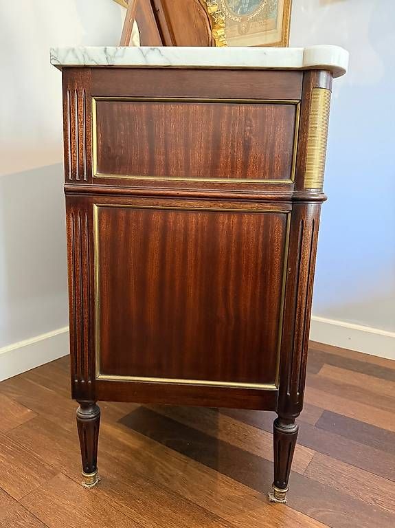 Cassettiere: Commode Louis XVI estampillée – Usato da Genève venduto da sopz 1