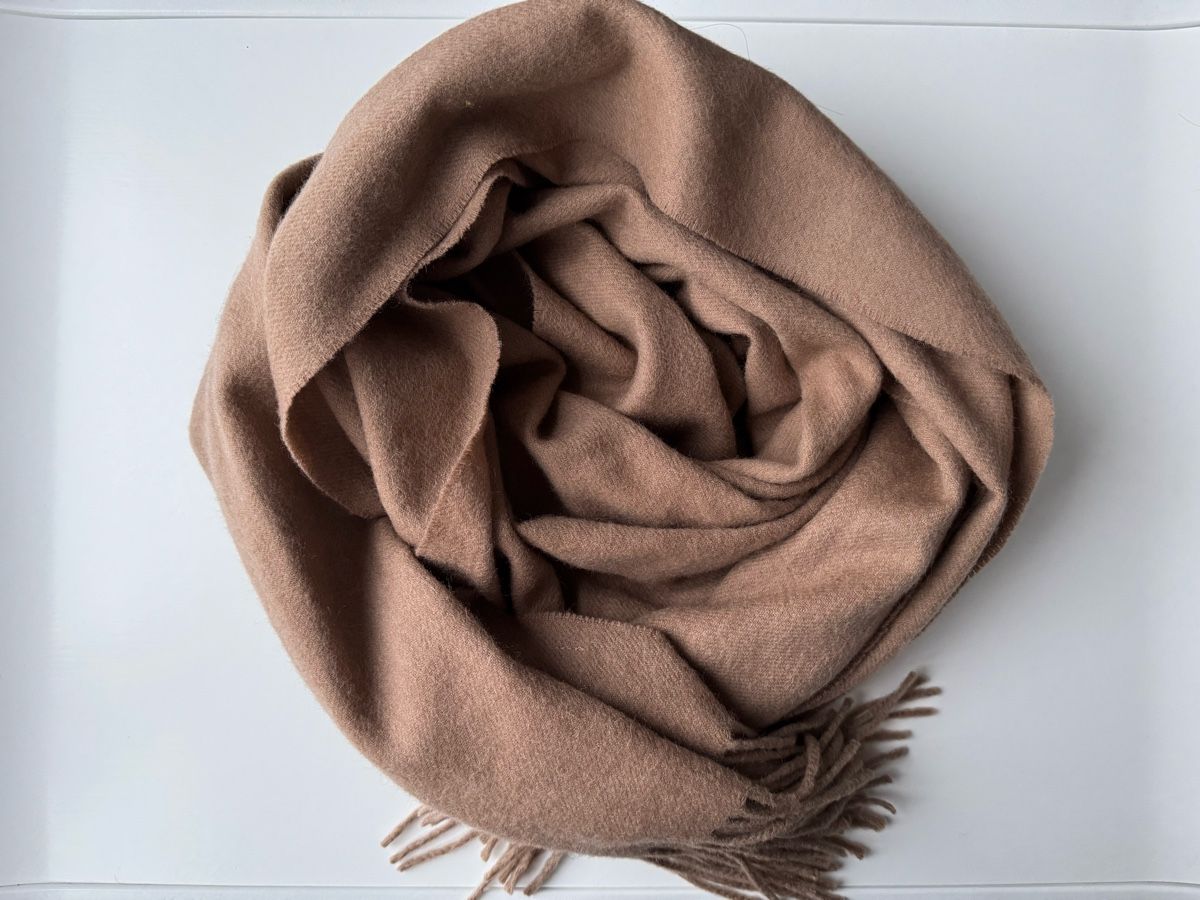 Foulards, Tücher & Schals: minimum Schal camel – Gebraucht aus St.Gallen von Isnisodo 1
