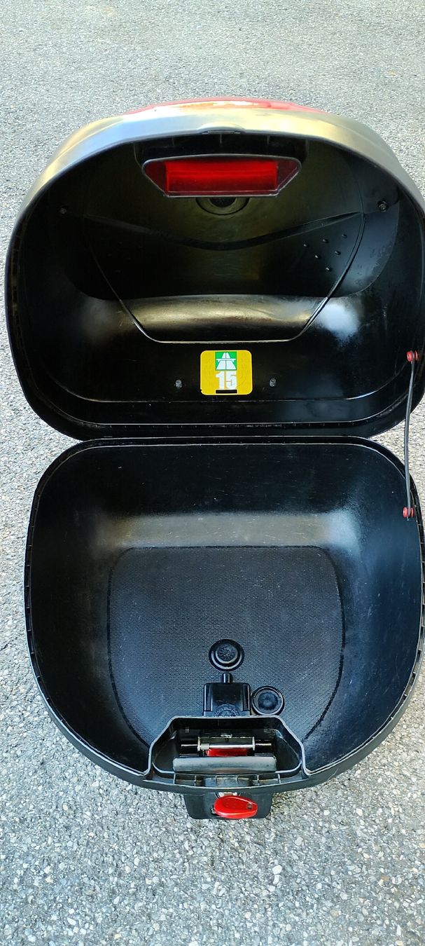 Givi Topcases: motorräder Box  – D'occasion à Lenzerheide/Lai par paulop 1