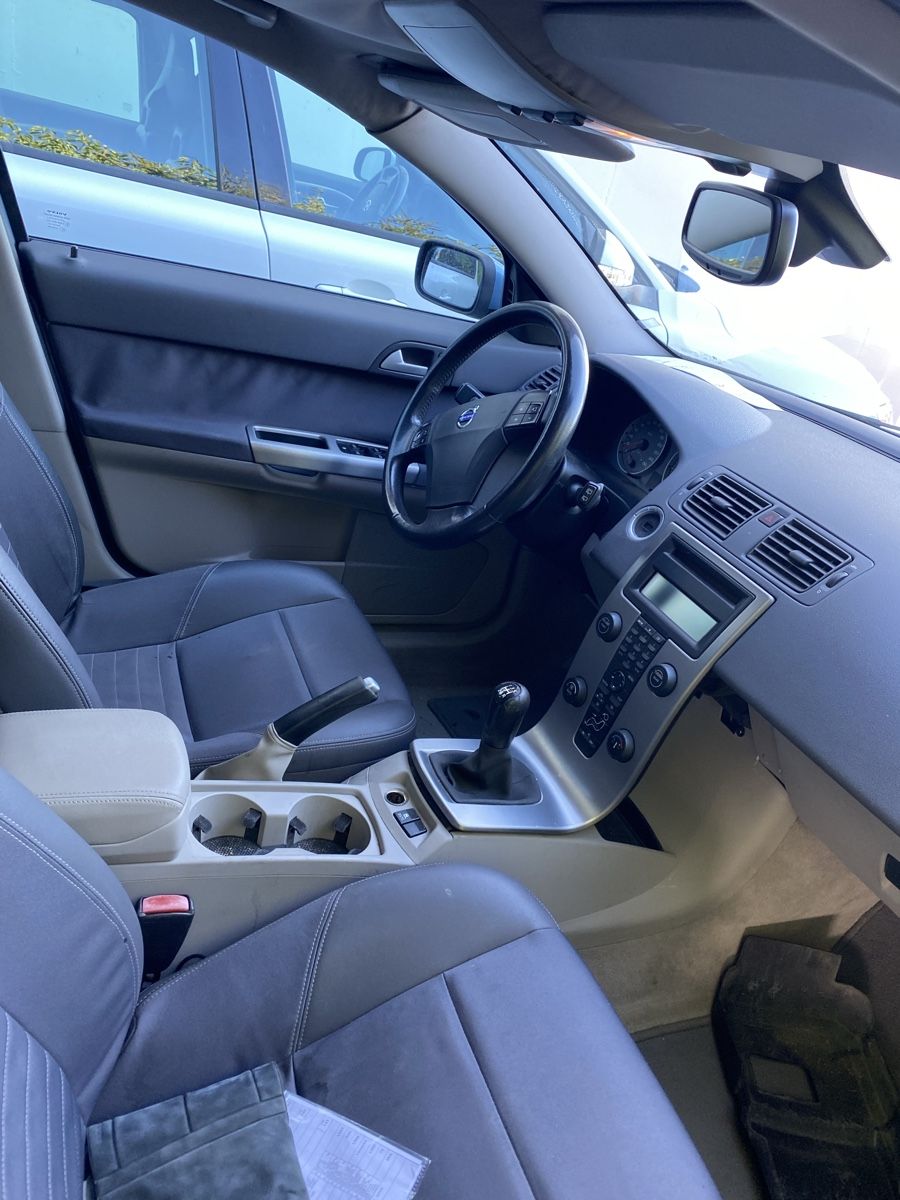Volvo Automobili: Volvo V50 2.4i – Difettoso da Minusio venduto da Peach660 4