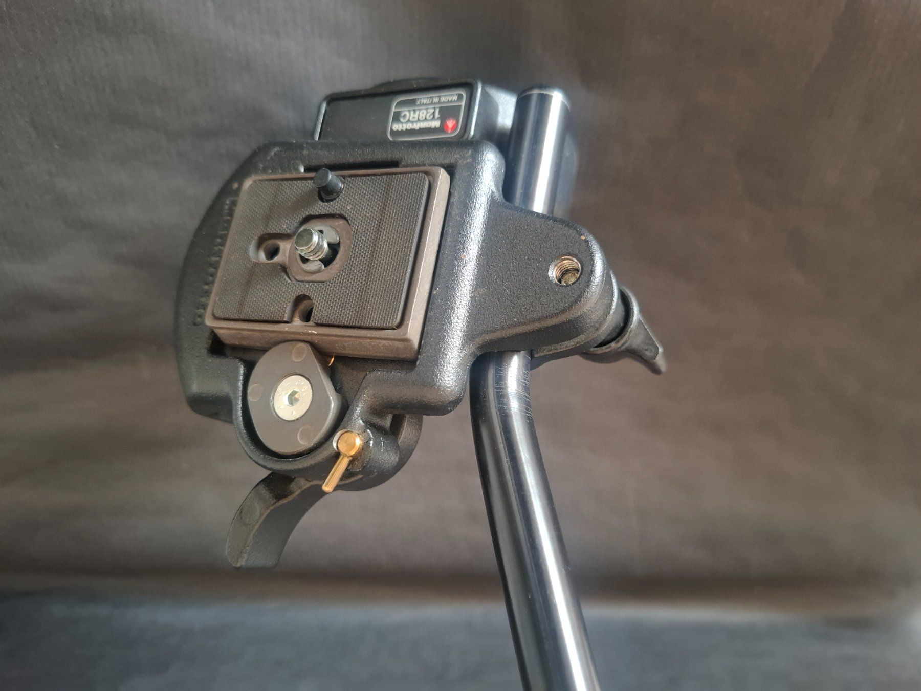 Sony Fotocamera: Manfrotto 128RC Micro Fluid VideoNeiger Schnellwechselplatte – Usato da Genève venduto da justnotsocommon 8