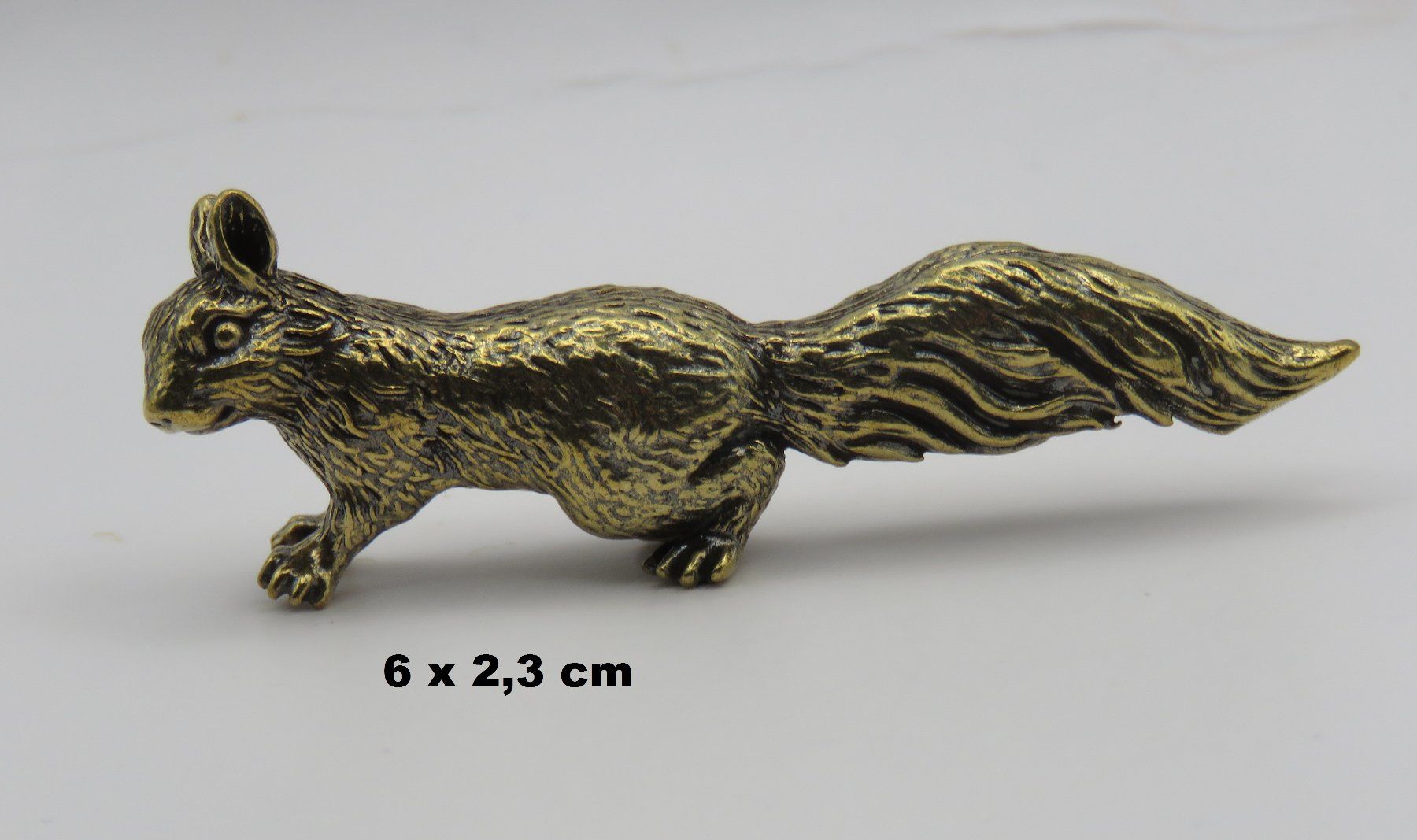 Statuette: EICHHÖRNCHEN - Messing Figur - Dekoration - 6x2,3cm – Nuovo e nell'imballaggio originale da Grenchen venduto da Yamahwildstar16