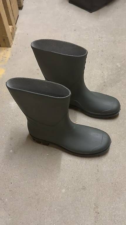 Chaussures hommes: Gummistiefel – D'occasion à Reinach BL par asi_ffz5