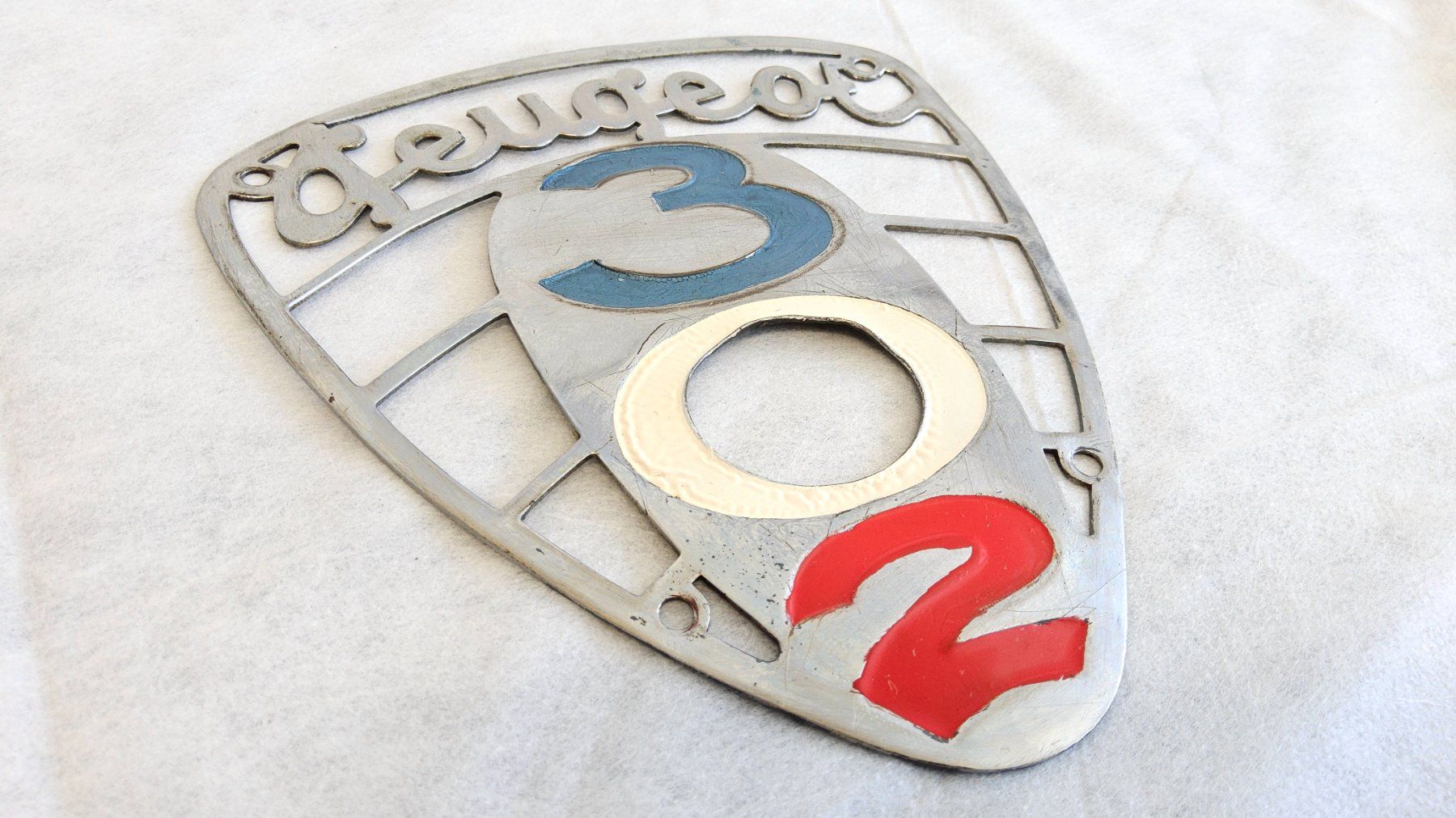 Schilder: Ancien insigne Peugeot 302 – Gebraucht aus Malleray von Frederic24 1